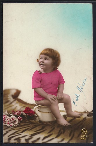 Cartolina bambina sul vaso - bambina,